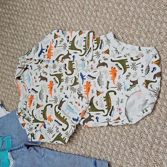 Carter's Outfit Bundle - Picture 7 of 13